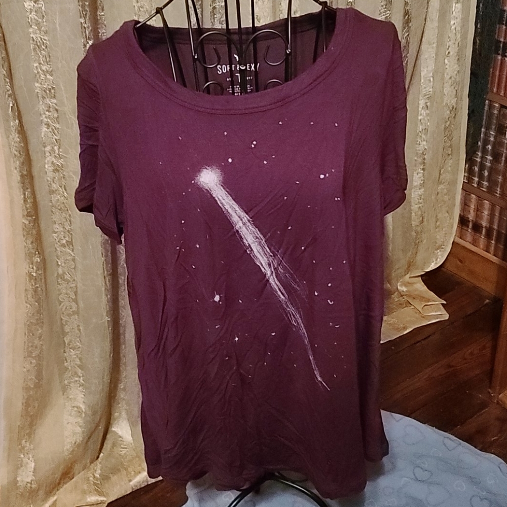 American Eagle star shirt.